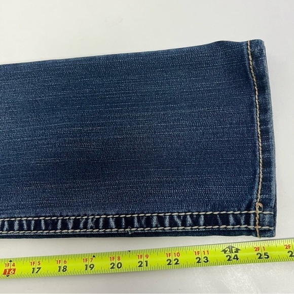 Silver Women’s SUKI Blue Jean Capris Sz 28 (5/6) Distressed Pockets Medium Wash - Picture 13 of 14